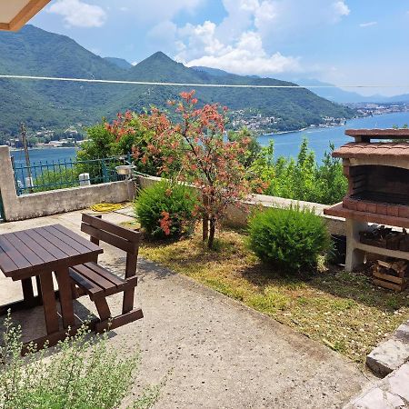 Holiday Home Sunny Hill คาเมนาริ ภายนอก รูปภาพ