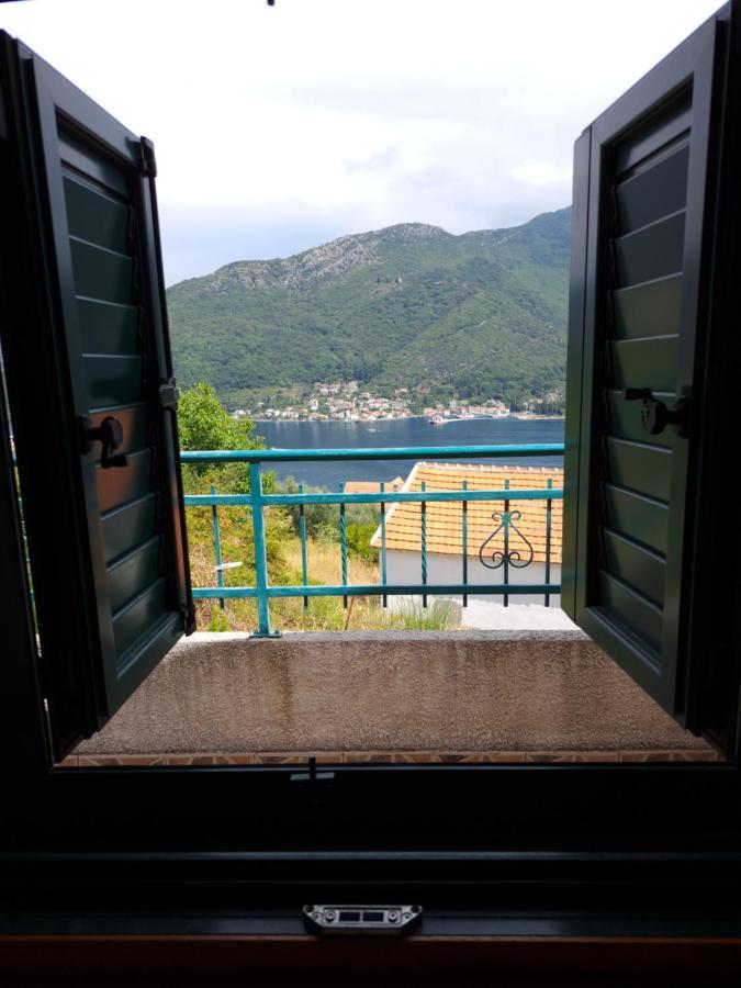 Holiday Home Sunny Hill คาเมนาริ ภายนอก รูปภาพ