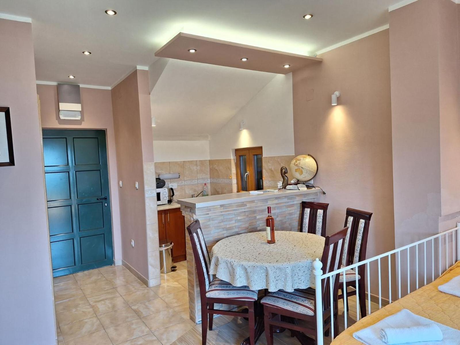Holiday Home Sunny Hill คาเมนาริ ภายนอก รูปภาพ
