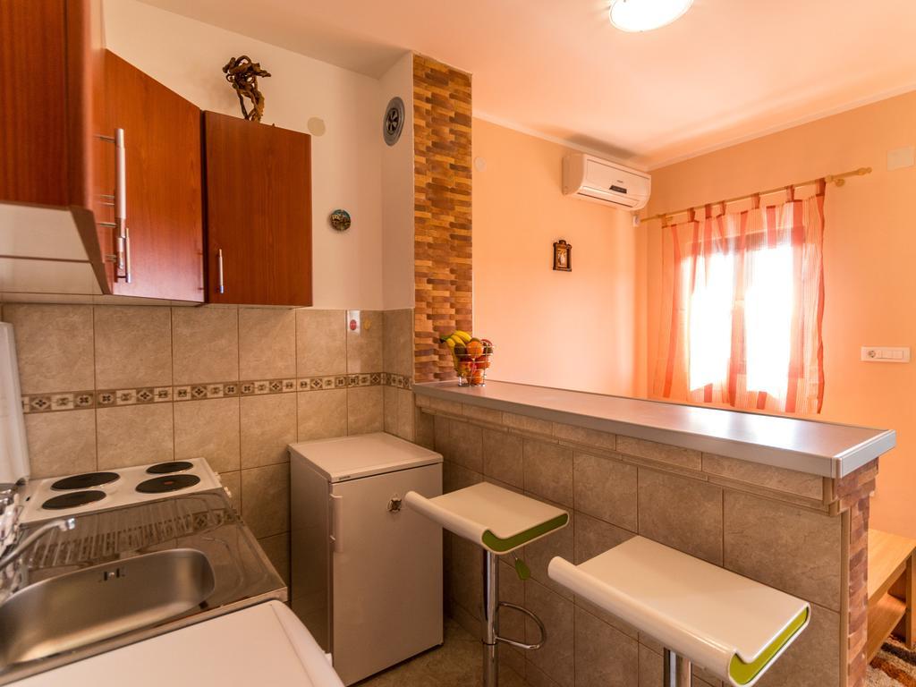 Holiday Home Sunny Hill คาเมนาริ ห้อง รูปภาพ